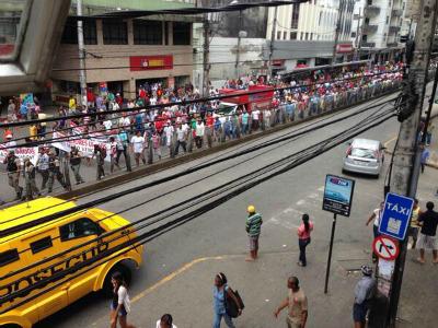 Categoria saiu em passeata pelo centro do Recife Foto: Carlos Frederico ?@carlosfredsilva