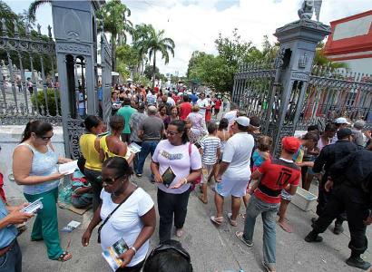 O cemitério é o maior  de Pernambuco. Foto: Bernardo Soares/ JC Imagem