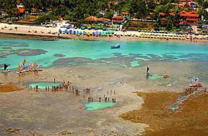 Porto de Galinhas, no litoral de Sul de Pernambuco, é destino de turistas de todo o mundo Foto: Rafael Medeiros / JC Imagem