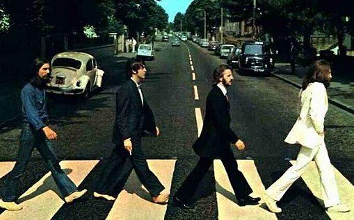 Foto foi imortalizada na capa de Abbey Road, o 12° álbum lançado pela banda britânica The Beatles. Imagem: reprodução/internet