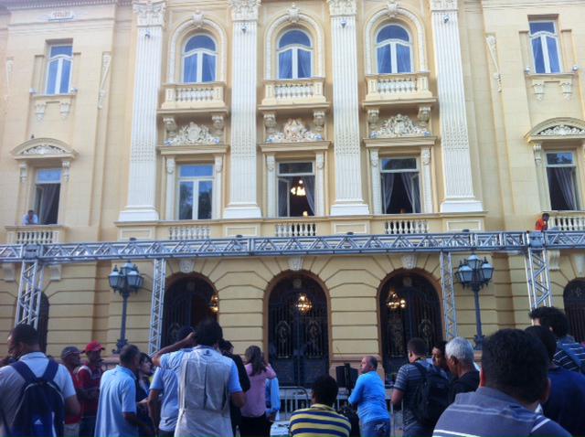  Estrutura já está sendo montada em frente ao Palácio do Campo das Princesas Foto: Lélia Perlim/ Rádio JC News